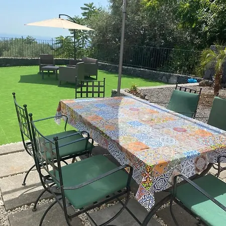 Tatil Evi Vittoria Holidays In Santa Venera Nunziata