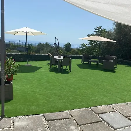 Vittoria Holidays In Santa Venera *